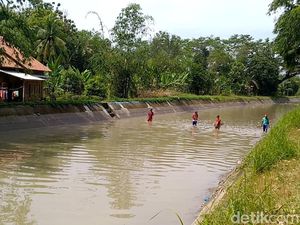 Bocah 5 Tahun Diduga Hanyut di Sungai Gawe Sukorejo Pekalongan