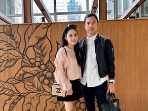 Gaya Sandra Dewi dan Suami Brondong Kondangan ke Paris