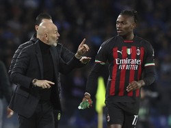 Pioli Buka Suara Soal Leao Disebut Gabungan Mbappe & Neymar