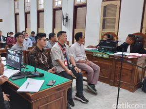 Saksi Ungkap Apin BK Bos Judi Online Kerap Pinjam Uang Miliaran ke Bank Saksi Ungkap Apin BK Bos Judi Online Kerap Pinjam Uang Miliaran ke Bank