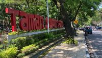 Ngabuburit Sambil Berswafoto dengan Superhero di Taman Tematik Bandung