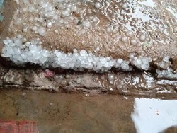 Hujan Es di Toraja Utara Bikin Geger Warga, BMKG Beri Penjelasan