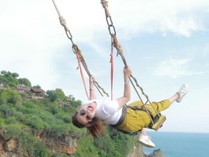 Teras Kaca Pantai Nguluran, Mulai Rp 50 Ribu Bisa Foto di 6 Spot Lur! Teras Kaca Pantai Nguluran, Mulai Rp 50 Ribu Bisa Foto di 6 Spot Lur!