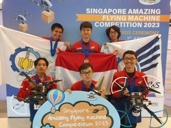 Bayucaraka ITS Borong Tiga Juara Robot Terbang di Singapura