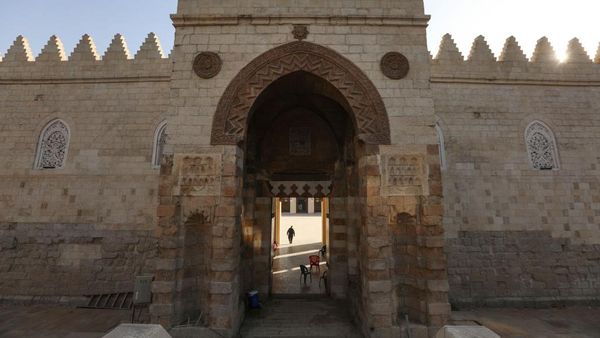 Wajah Masjid Al-Zahir Baybars di Kairo Usai Direstorasi