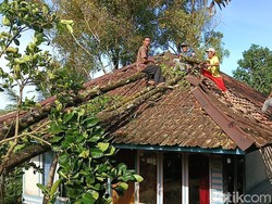 68 Rumah di Purwakarta Rusak gegara Angin Kencang