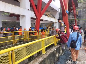 Mayat Pria Ditemukan Tersangkut di Penjaringan Sampah PLTA Malea Toraja Mayat Pria Ditemukan Tersangkut di Penjaringan Sampah PLTA Malea Toraja