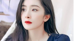 8 Foto Yang Mi, Aktris Cantik China Menikmati Status Janda, Sibuk Kerja