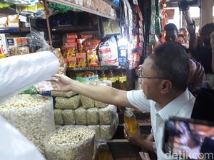 Mendag Pantau Pasar Rawamangun: Harga Garam Meroket hingga Bagi-bagi THR Mendag Pantau Pasar Rawamangun: Harga Garam Meroket hingga Bagi-bagi THR