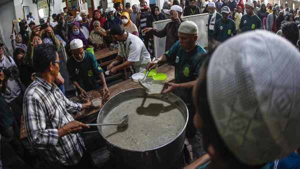Aneka Sajian Bubur Khas Ramadan di Sejumlah Daerah
