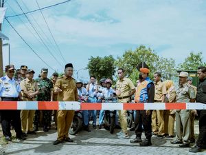 Cegah Kecelakaan, Bupati Gresik Inisiatif Pasang Palang Pintu Kereta Api