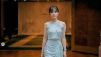 7 Foto Aom Sushar, Aktris Cantik yang Dijuluki Song Hye Kyo Thailand