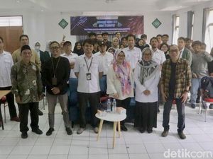 AI Bikin Mahasiswi Kebidanan Bandung Terheran-heran