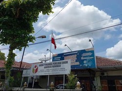 Heboh Bendera Merah Putih Berkibar Terbalik di Kantor Bawaslu Purworejo