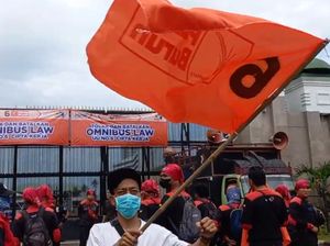 Ada Demo Buruh di Depan Gedung MPR, Sampaikan Penolakan UU Ciptaker