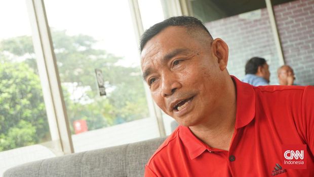 Fahrizal M Kahar Mantan asisten wasit Indonesia, Fahrizal M Kahar. (CNNIndonesia/Abdul Susila)