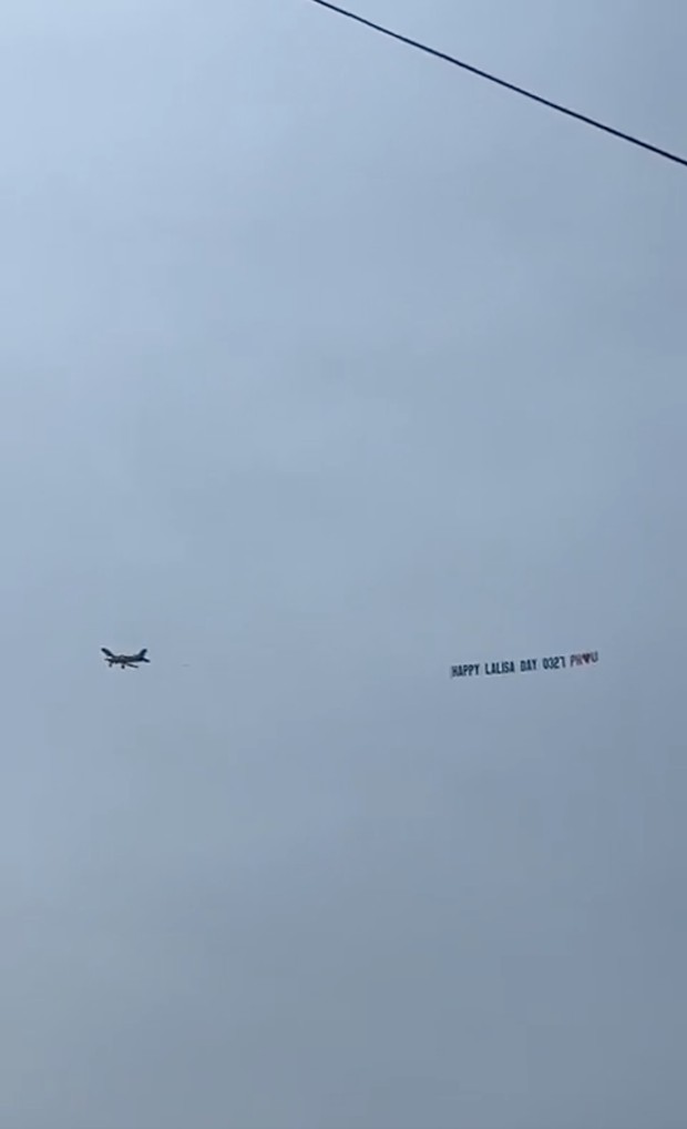 Banner ulang tahun Lisa yang jadi proyek fans Filipina/