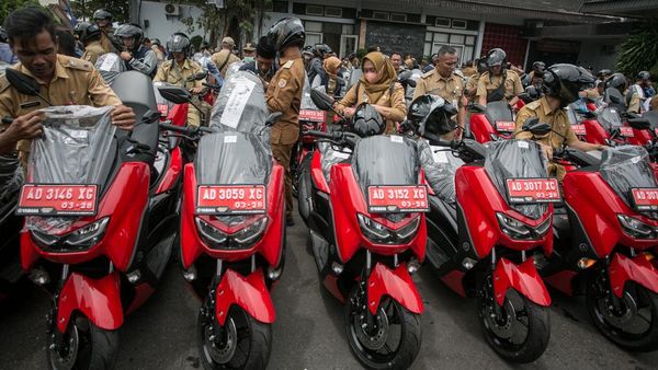 Gelontorkan Dana Rp 9,4 Miliar, Lurah-Kades di Wonogiri Dapat Motor Baru