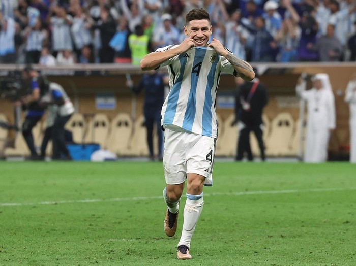 LUSAIL CITY, QATAR - DECEMBER 18: Gonzalo Montiel of Argentina celebrates scoring the winning penalty during the FIFA World Cup Qatar 2022 Final match between Argentina and France at Lusail Stadium on December 18, 2022 in Lusail City, Qatar. (Photo by Ian MacNicol/Getty Images)
