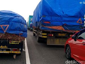 Ada Truk Terbakar di Tol Pemalang, Jalur Arah Jakarta Macet