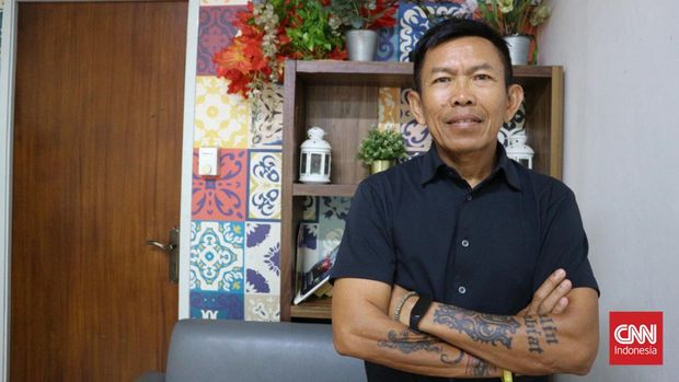 Jimmy Napitupulu Legenda wasit sepak bola Indonesia berlisensi FIFA, Jimmy Napitupulu. (CNNIndonesia/Jun Mahares)