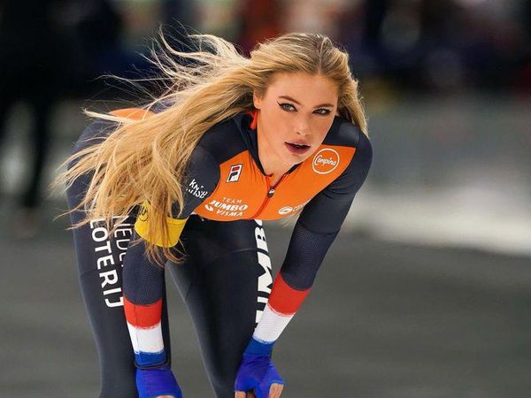 Liburannya Jutta Leerdam, Atlet Seluncur Es Tercantik Dunia
