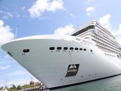 Megahnya MSC Magnifica, Kapal Pesiar Terbesar yang Sandar di Benoa