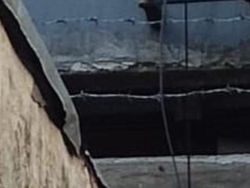 Bu Ami Protes Penanganan Tembok Rawan Jebol Cuma Berupa Kawat dan Tali Air