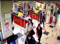 Kepanikan Warga Rusia Saat Diguncang Gempa M 6,9