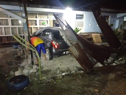 Mobil Tabrak Asrama di Kompleks Lanud Adisutjipto Jogja