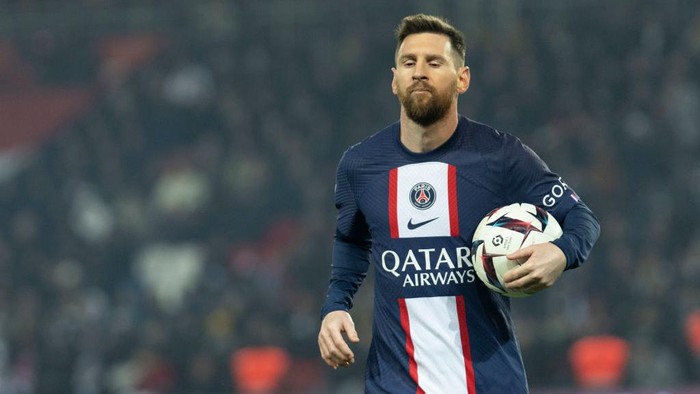 PARIS, FRANCE - APRIL 02: Lionel Messi of PSG during the Ligue 1 match between Paris Saint-Germain and Olympique Lyon at Parc des Princes on April 02, 2023 in Paris, France.  (Photo by Tnani Badreddine/DeFodi Images via Getty Images)