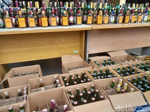 Polisi Sita 1.000 Botol Miras Selama Ramadan di Bengkulu Polisi Sita 1.000 Botol Miras Selama Ramadan di Bengkulu
