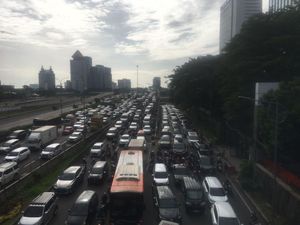 Lalin di Flyover TB Simatupang Arah Fatmawati Macet