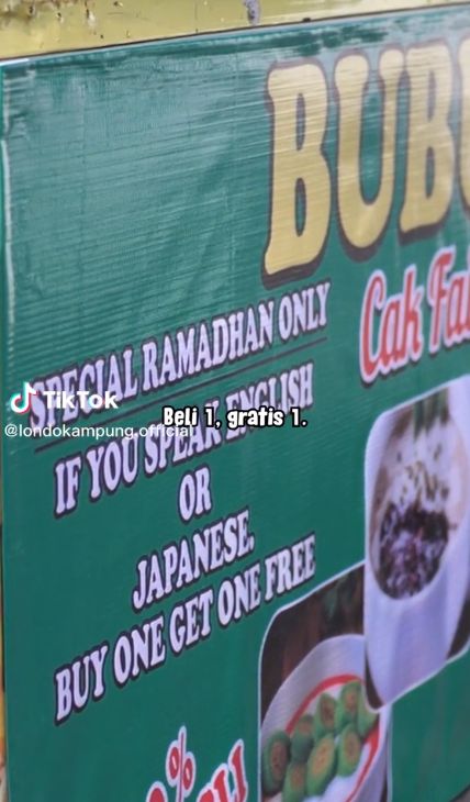 Penjual Bubur Ini Beri Bonus Gratis Jika Pembeli Bisa Bahasa Inggris atau Jepang