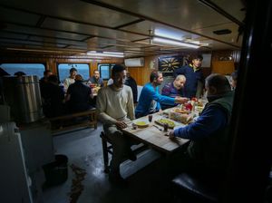 Potret Nelayan Jalani Ramadan di Laut Lepas Turki