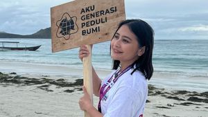 Foto Prilly Latuconsina Punguti Sampah, Cantik Meski Rambut Lepek Keringetan