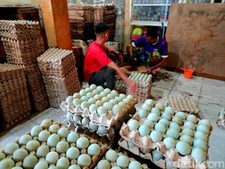 Produsen Telur Asin Sambat Harga Bahan Meroket Jelang Lebaran
