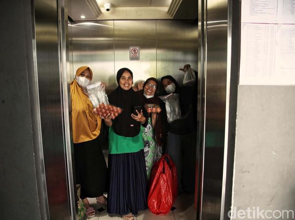 Senangnya Emak-emak Dapat Pangan Bersubsidi