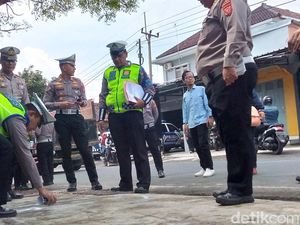 TAA Polda Jabar Olah TKP Kecelakaan Maut Mobil Dinas Bupati Kuningan