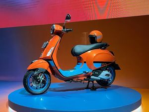 Vespa Primavera Color Vibe Meluncur: Warna Dual Tone, Harga Rp 60 Juta