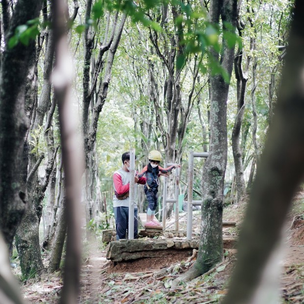 Wisata outbound di Taman Budaya Sentul.