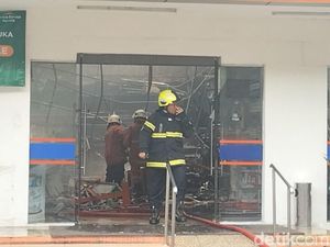 Cerita Saksi Apotek Kimia Farma Terbakar: 2 Customer-7 Pegawai Semburat Keluar