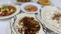 Masih Eksis! 5 Ayam Goreng Tertua di Jakarta, Ada yang Sejak 1948