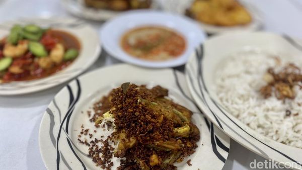 Masih Eksis! 5 Ayam Goreng Tertua di Jakarta, Ada yang Sejak 1948