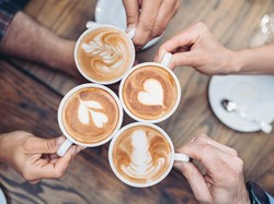 Beda Macchiato dan Cappuccino yang Sama-sama Punya Lapisan Susu