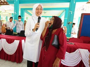 Ratusan Ribu Warga Banyuwangi Terima Bansos Sembako dan PKH Ratusan Ribu Warga Banyuwangi Terima Bansos Sembako dan PKH