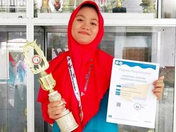 Cerita Diva Ayu, Mahasiswa Termuda Unesa yang Baru Berusia 15 Tahun