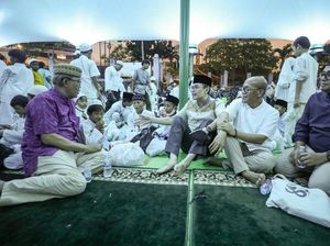Momen Bagi-bagi Berkah untuk Anak Yatim dan Dhuafa Momen Bagi-bagi Berkah untuk Anak Yatim dan Dhuafa