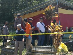 Tim Forensik Autopsi Jenazah Bayi Trenggalek Meninggal Usai Imunisasi