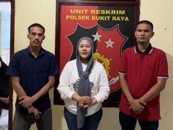 Ruko Pria Pekanbaru Dilempar Batu Usai Cor Jalan Rusak, Pelaku Ditangkap